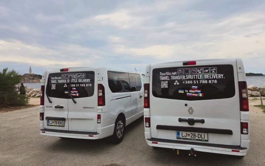 Renault Trafic z logotipom TourSlo