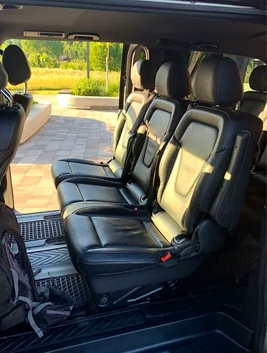Диван на троих в Mercedes V-Class, чёрная кожа