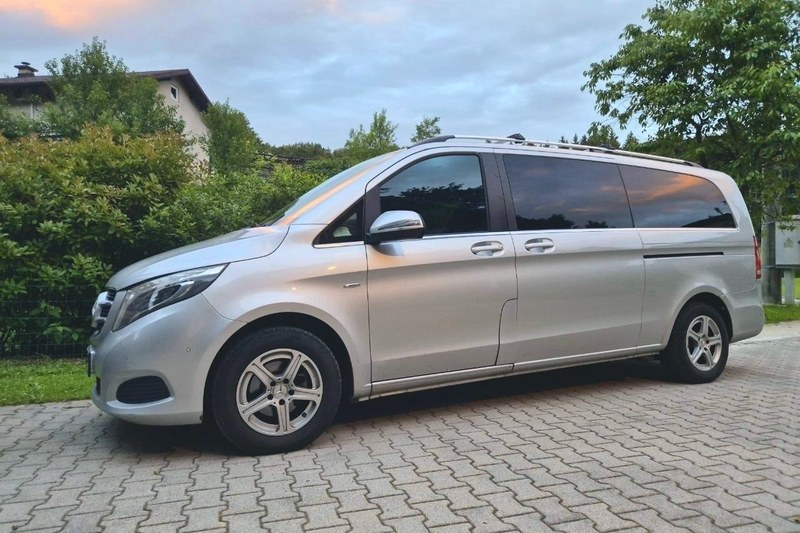 Серебристый Mercedes V-Class TourSlo